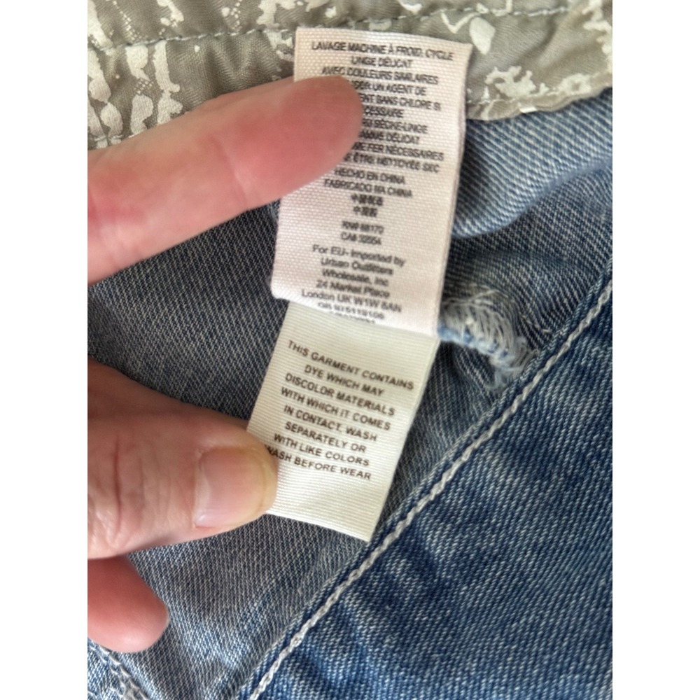 Free People Denim Jean Jacket Light Wash Distressed Button Front XS - Picture 5 of 7